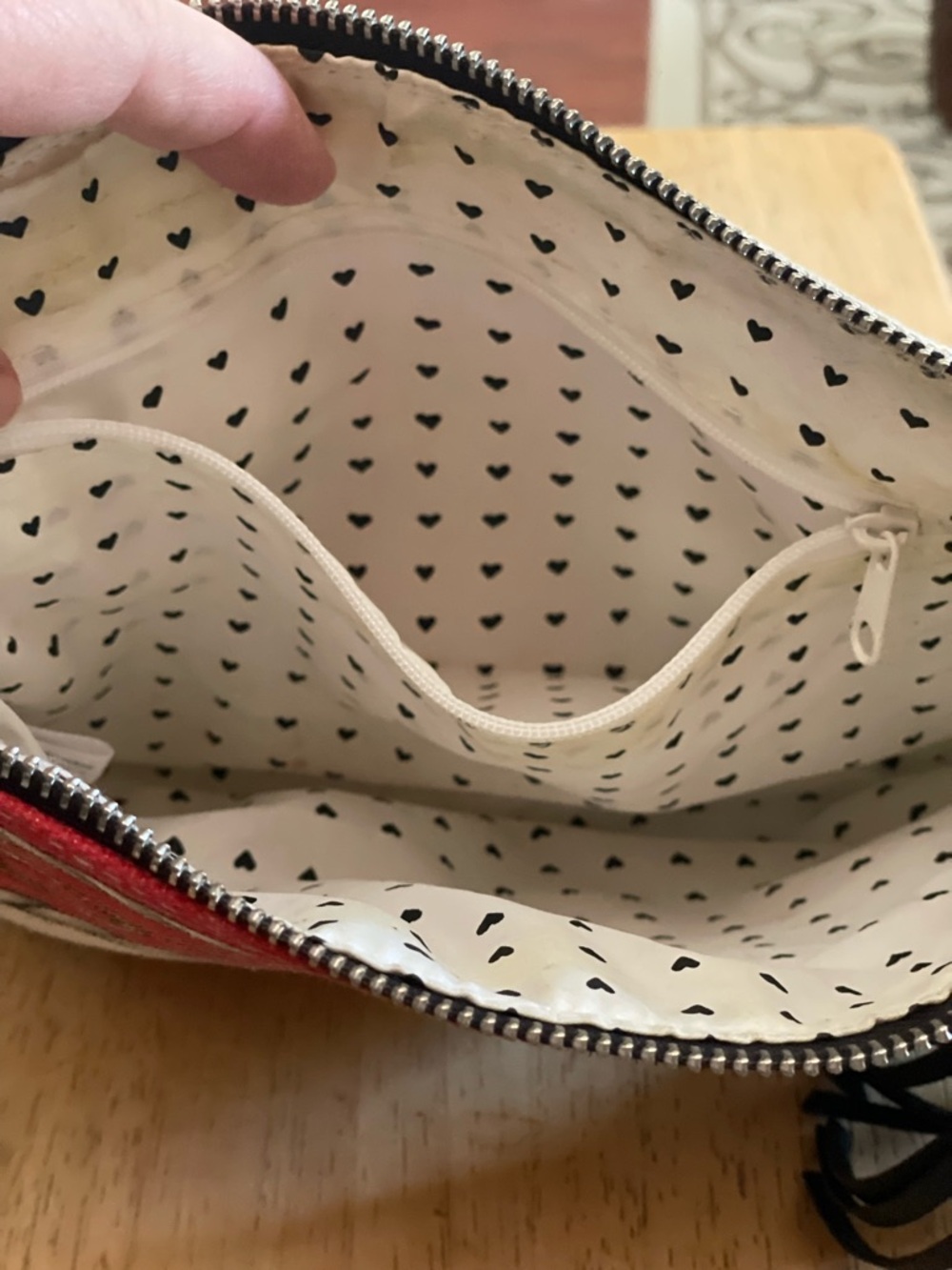 Brighton Glitter & Go Love Pouch crossbody bag purse Tom Clancy art zip closure - Picture 10 of 16